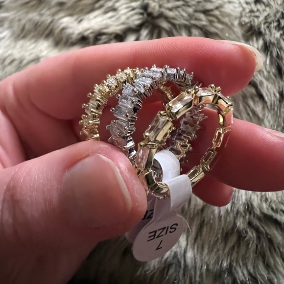 3/30$ Silver Baguette Cubic Zirconia Ring -Size 7 - Picture 5 of 5